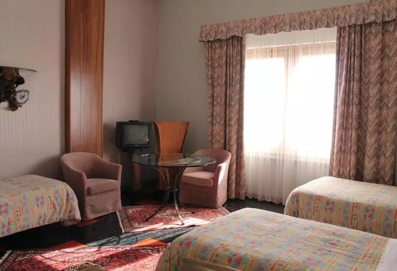 اتاق استاندارد سه نفره, Costellazioni