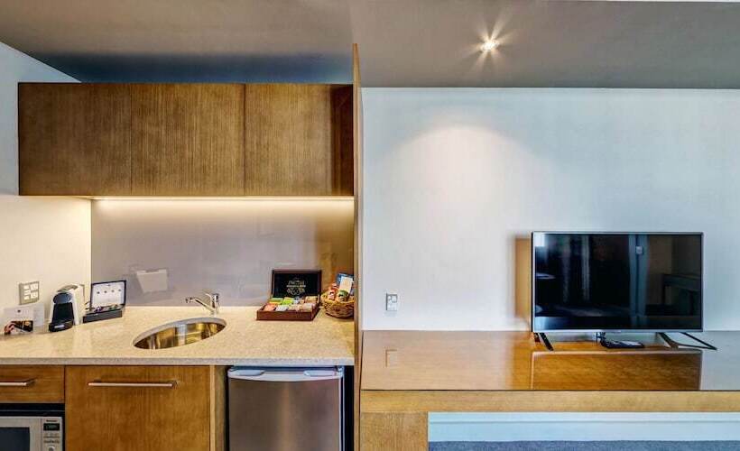 スイート, Distinction Dunedin