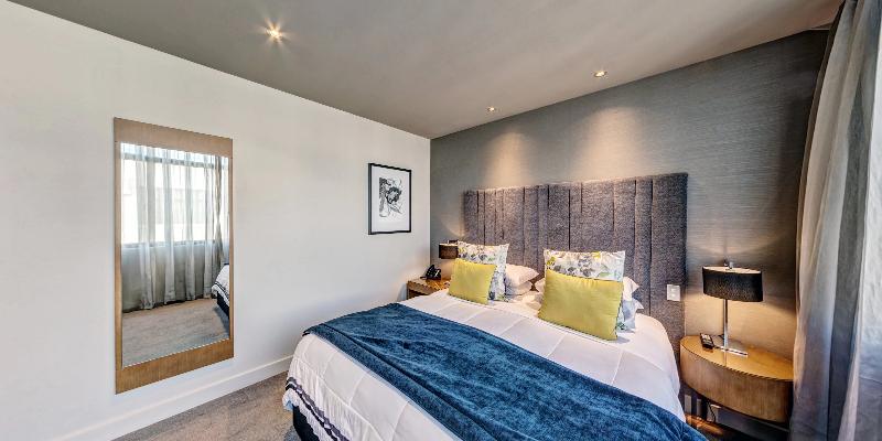 スイート, Distinction Dunedin