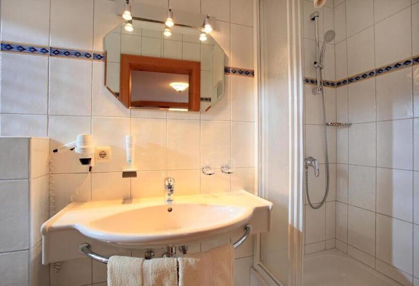 스탠다드 싱글 룸, Kirchenwirt