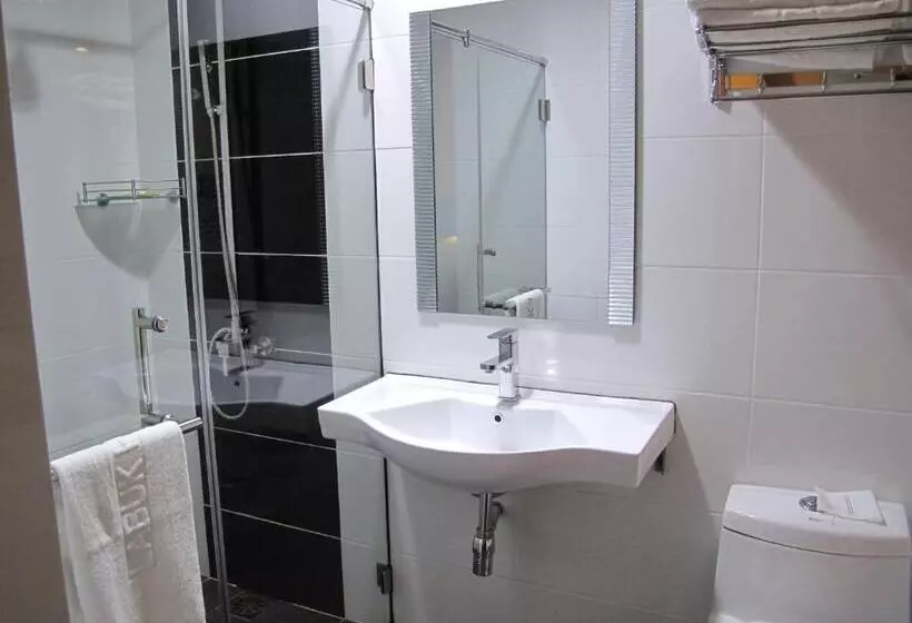 Pokój Deluxe, Labuk