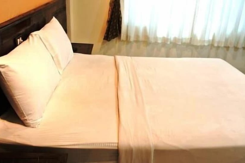 חדר סטנדרט, Lek City