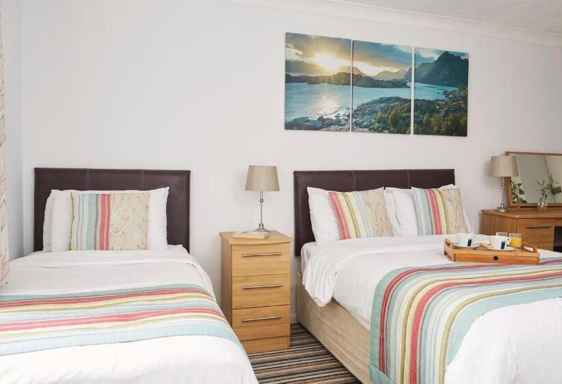 패밀리 룸, Luccombe Manor Country House