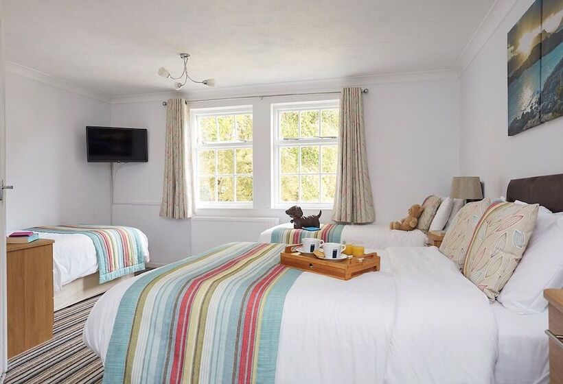 Семейный Номер, Luccombe Manor Country House