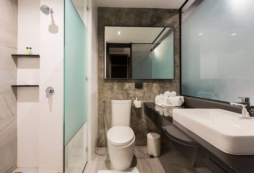 Номер Deluxe, Maya Phuket Airport Hotel Naiyang Beach