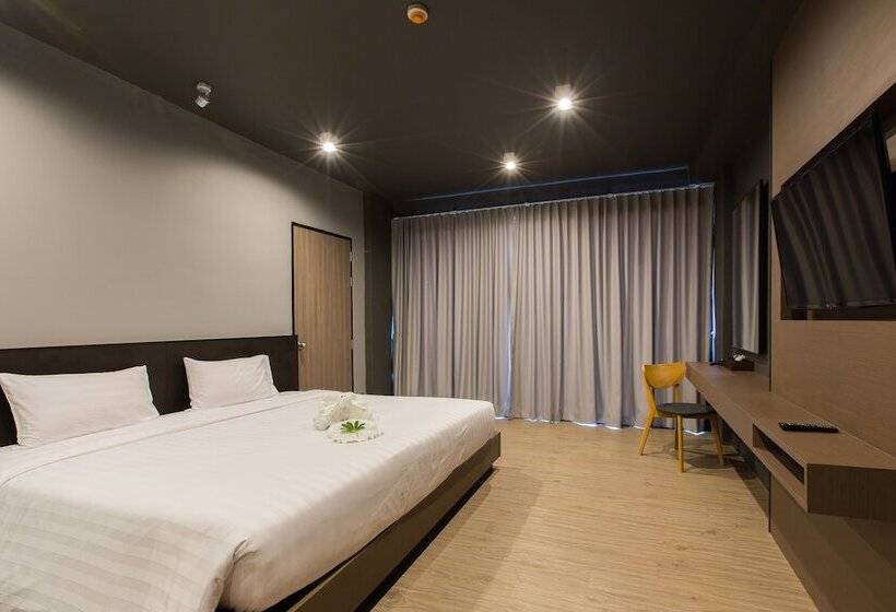 Номер Deluxe, Maya Phuket Airport Hotel Naiyang Beach