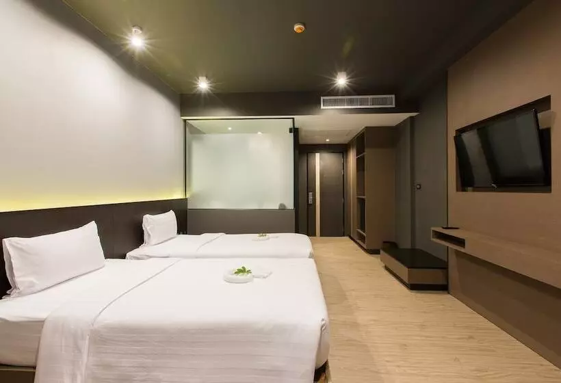 デラックスルーム, Maya Phuket Airport Hotel Naiyang Beach