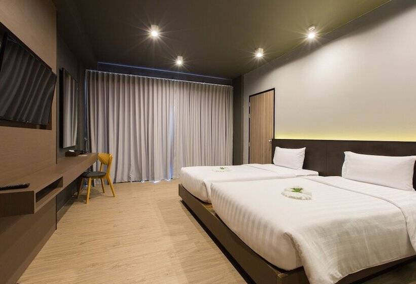 Номер Deluxe, Maya Phuket Airport Hotel Naiyang Beach