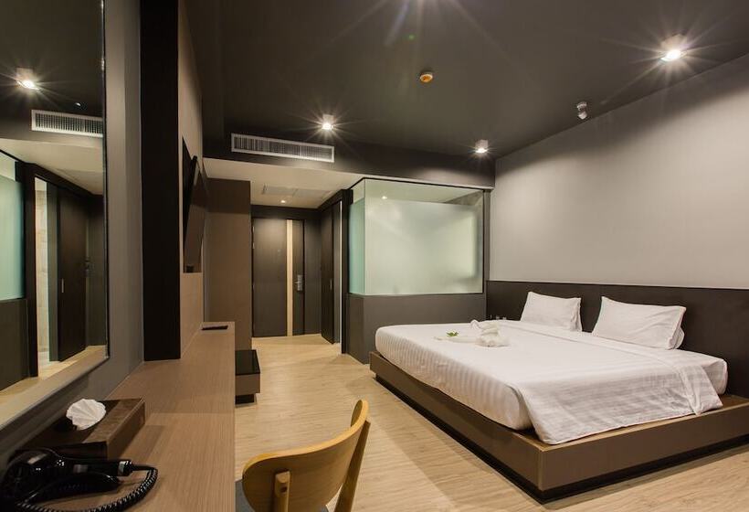 Номер Deluxe, Maya Phuket Airport Hotel Naiyang Beach