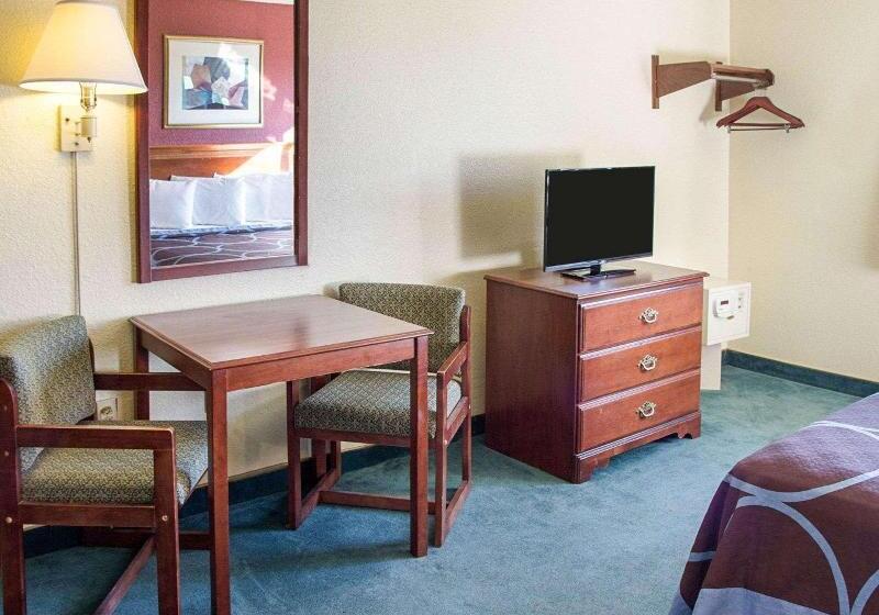 חדר סטנדרט עם מיטת קינג, Rodeway Inn Florence   Cincinnati South