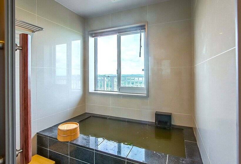 סוויטה מלכותית, The Yuinchi Hotel Nanjo