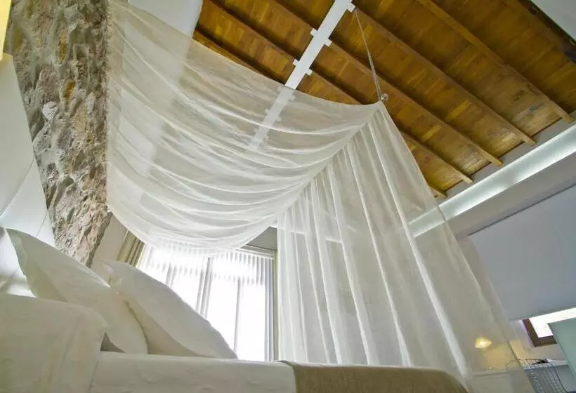 سوئیت با وان آب گرم, Villa Arce