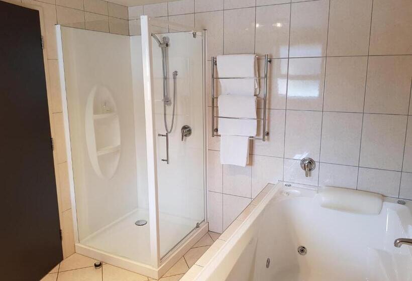 استوديو إدارى, Coleraine Suites & Apartments