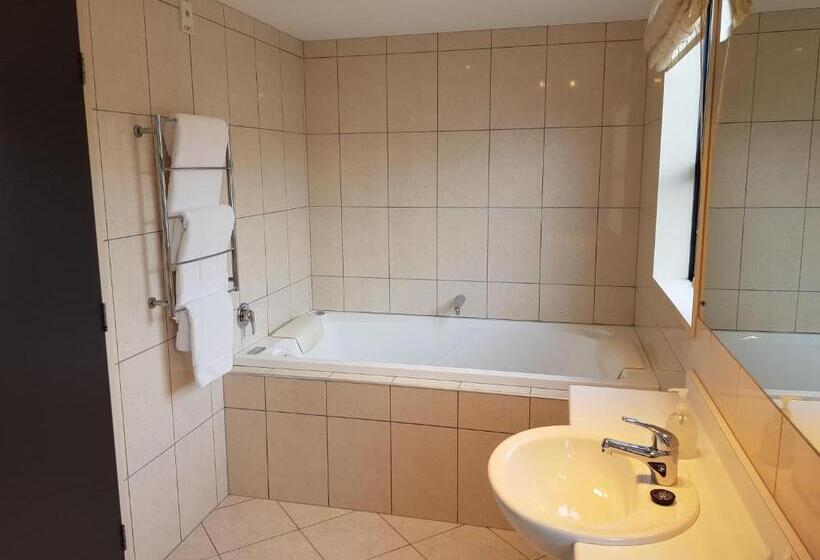 סטודיו אקזקיוטיב, Coleraine Suites & Apartments