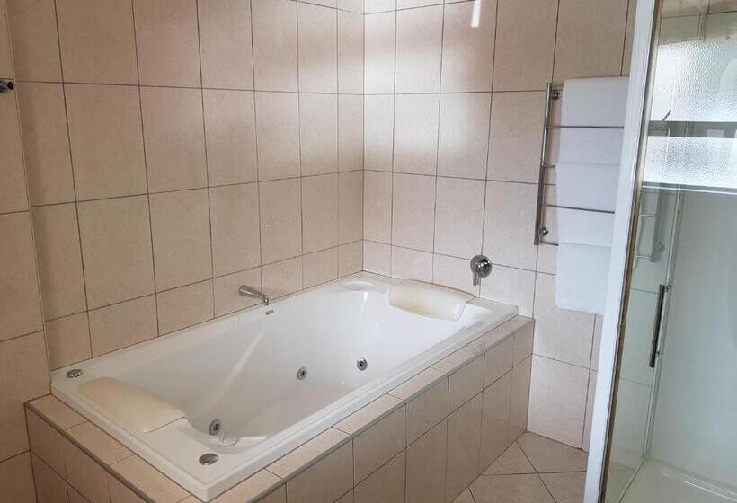 סטודיו אקזקיוטיב, Coleraine Suites & Apartments