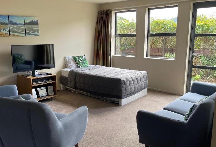 Апартаменты 2 Спальни, Coleraine Suites & Apartments