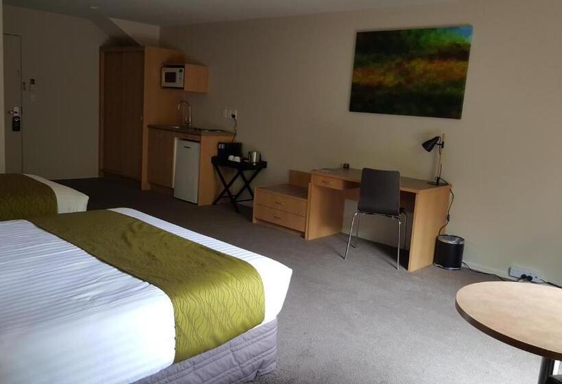 جناح, Greenlane Suites