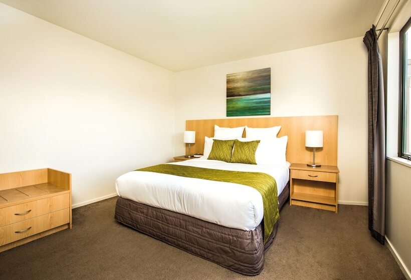 جناح, Greenlane Suites