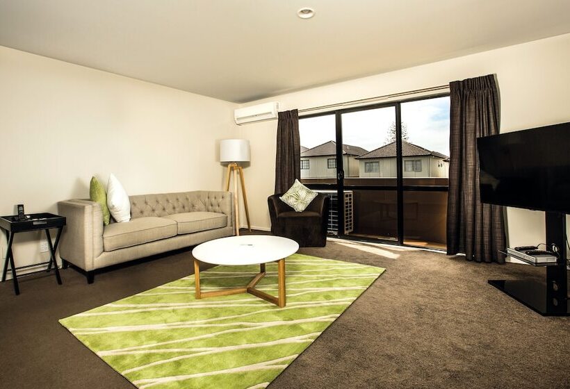 سوییت, Greenlane Suites