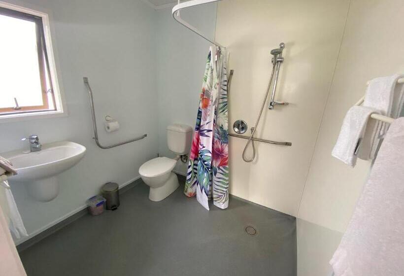 Студия Стандарт, Opononi Lighthouse Motel