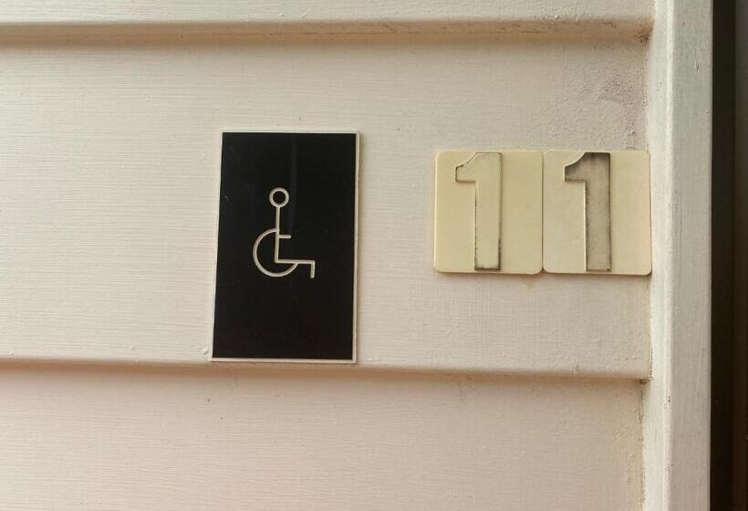 Студия Стандарт, Opononi Lighthouse Motel