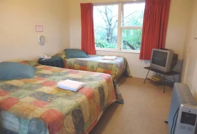 スタンダードスタジオ, Park Lodge Motel