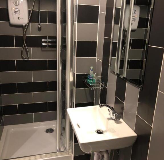 اتاق استاندارد, Allison House 16