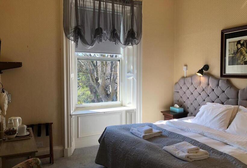 اتاق استاندارد, Allison House 16