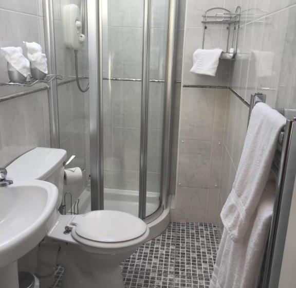 اتاق استاندارد, Allison House 16