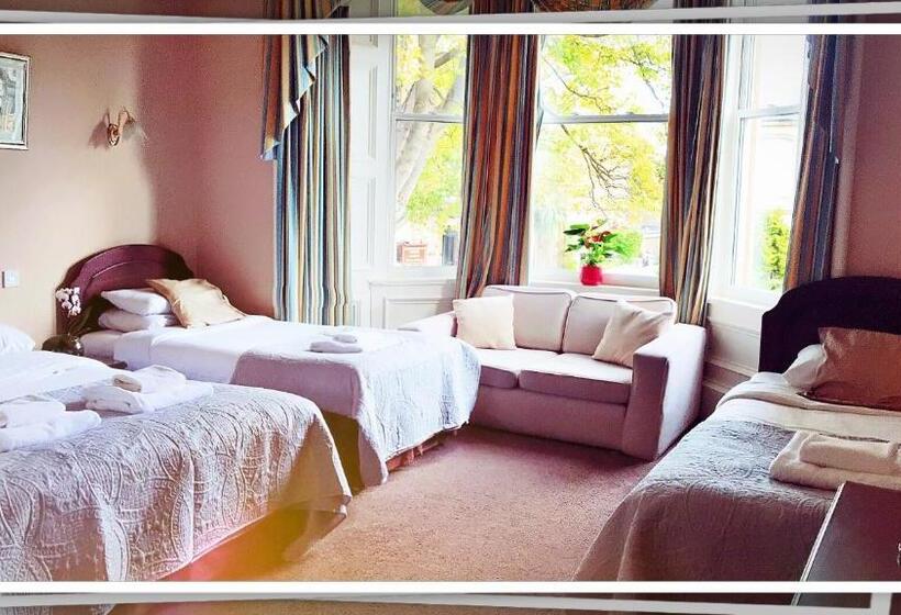 اتاق راحتی سه تخته, Allison House 16