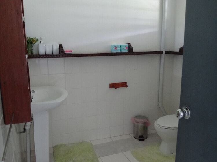 חדר משפחתי, Lusia's Lagoon Chalets