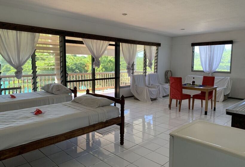 חדר משפחתי, Lusia's Lagoon Chalets