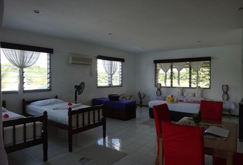 חדר משפחתי, Lusia's Lagoon Chalets