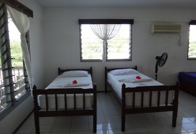 חדר משפחתי, Lusia's Lagoon Chalets