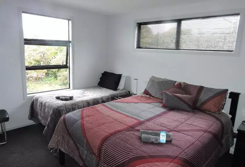 バス共有のスタンダードルーム, The Reservation B&b