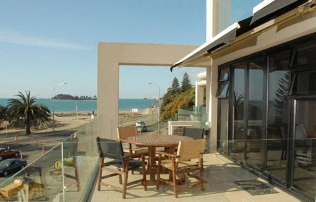 Superior 2-bedroom flat with sea view, The Sands