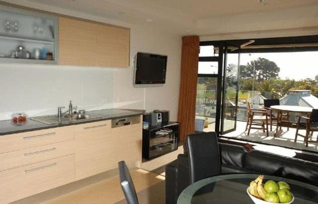 Superior 2-bedroom flat with sea view, The Sands