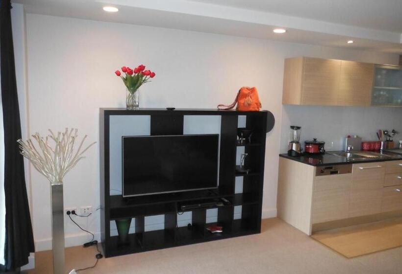 2ベッドルームアパートメント, The Sands