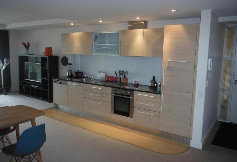 2ベッドルームアパートメント, The Sands