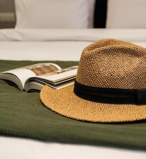 스탠다드 스튜디오, Wyz Piraeus