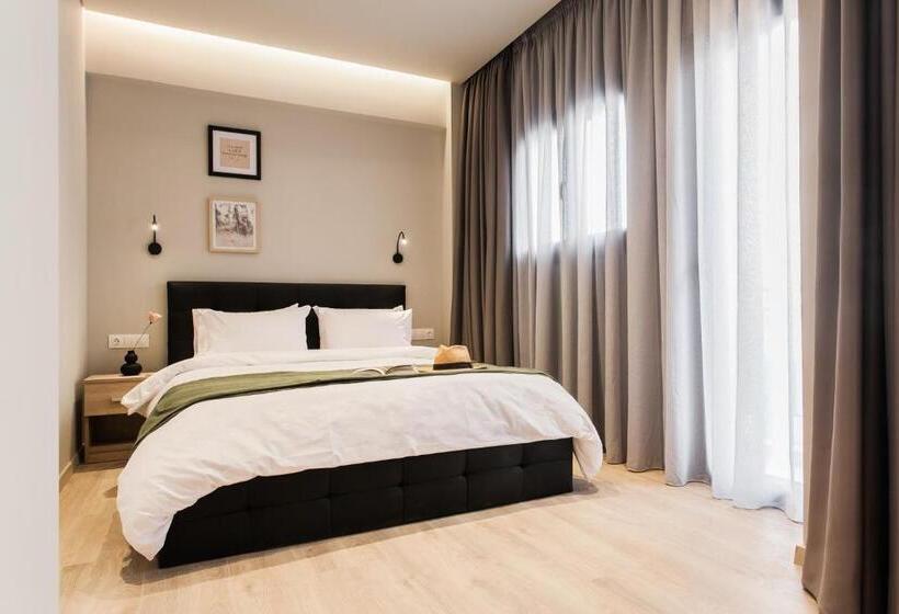 스탠다드 스튜디오, Wyz Piraeus