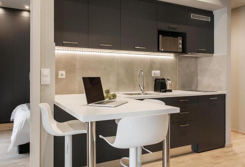 디럭스 스위트 바다 전망, Wyz Piraeus