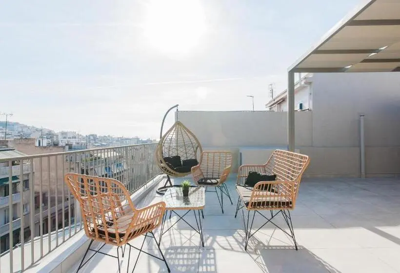 オーシャンビュースタンダードルーム, Wyz Piraeus