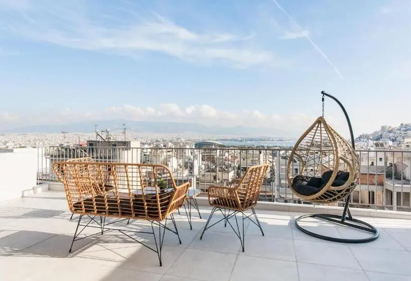 オーシャンビュースタンダードルーム, Wyz Piraeus