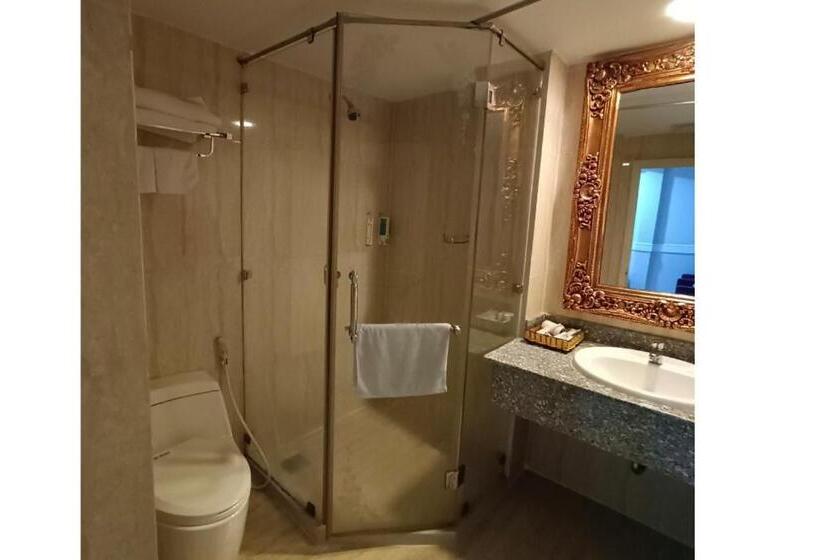 חדר סטנדרט לשלושה, Fortune 1127   Central