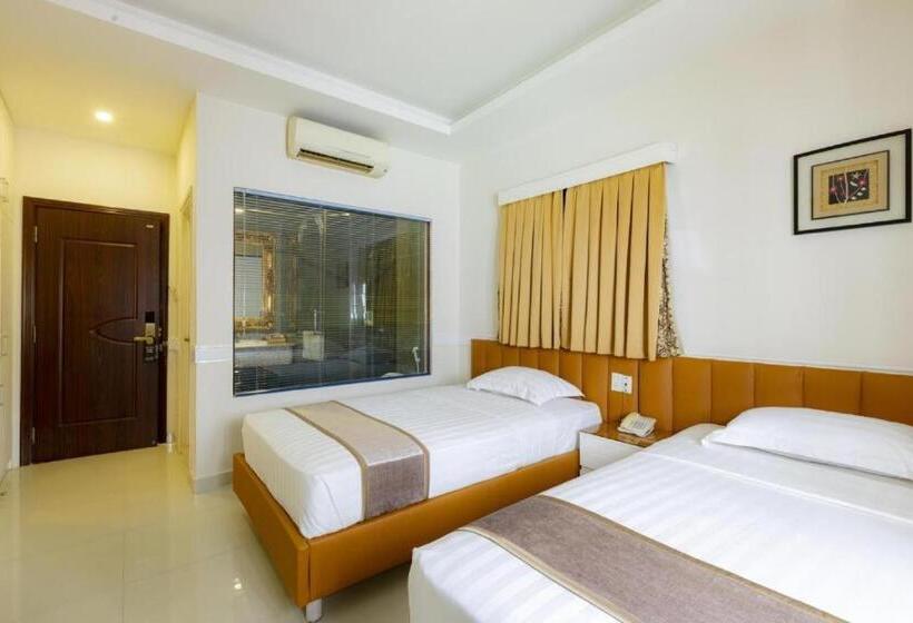 חדר סטנדרט לשלושה, Fortune 1127   Central