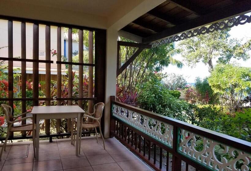 غرفة سوبيريور سرير كينج, Gingerbread Suites