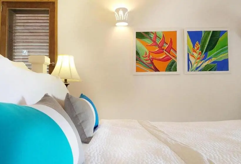 اتاق سوپریور با تخت بزرگ, Gingerbread Suites
