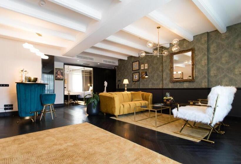 스위트, Skylark, Aluma Hotel & Resort