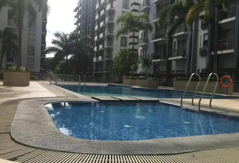 آپارتمان 1 خوابه با بالکن, Cozy Condo Near Naia With Wifi, Pool And Balcony